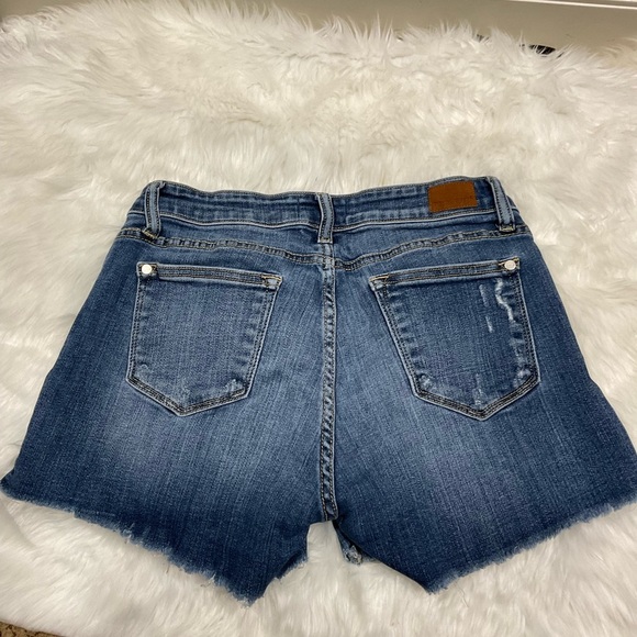 Judy Blue Denim Shorts Medium Wash - Picture 7 of 13